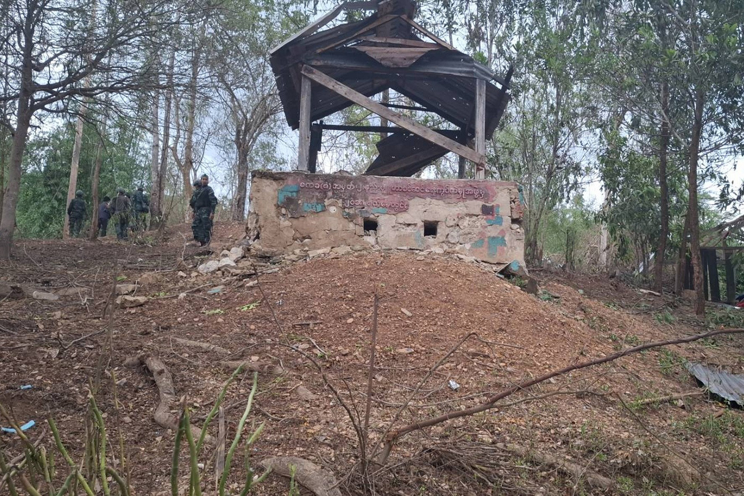 Видели, как самолет из Мьянмы бомбил базу повстанцев недалеко от границы с Таиландом