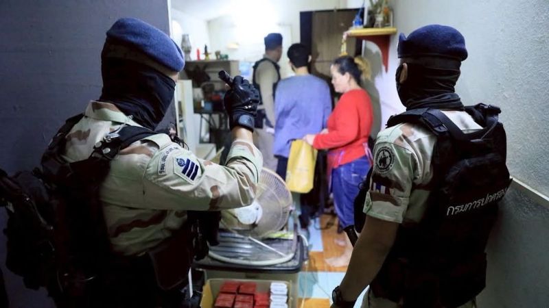 Вице-губернатор Тхипсири приехал на Пхукет с бойцами спецназа