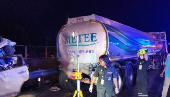 Внедорожник, раздавленный двумя грузовиками, стал причиной 8 смертей и 3 травм