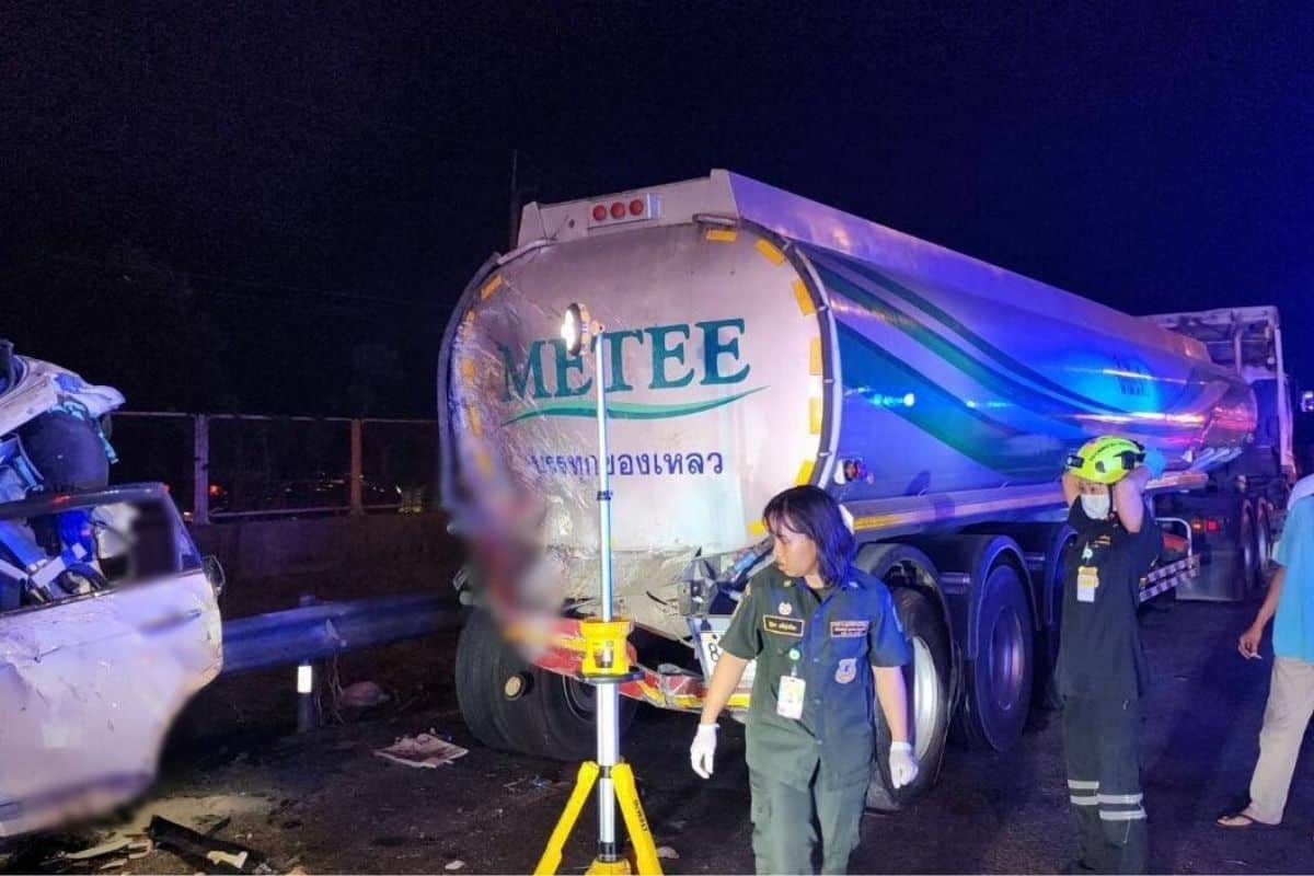 Внедорожник, раздавленный двумя грузовиками, стал причиной 8 смертей и 3 травм