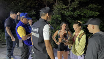 Двое итальянцев были спасены после того, как заблудились в джунглях острова Панган