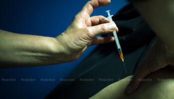 Департамент вводит вакцины против оспы персоналу, подвергающемуся высокому риску