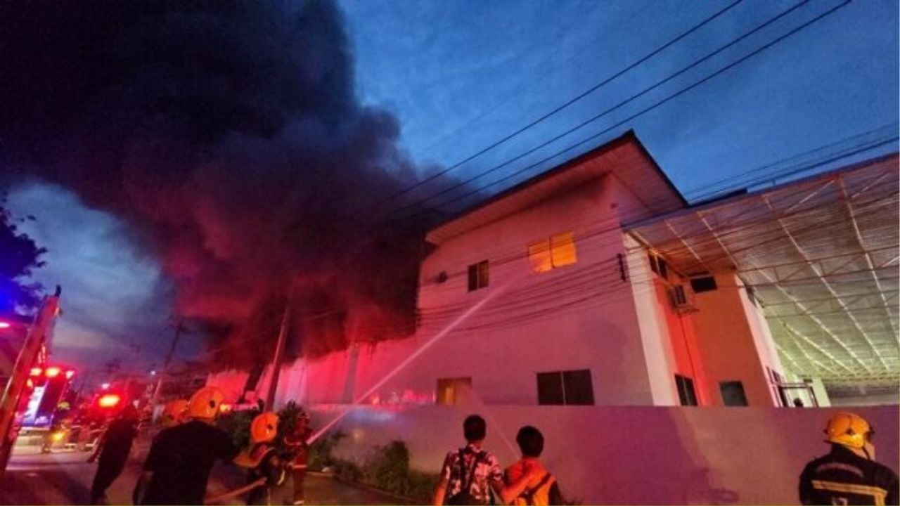 Детская игра превратилась в пепел: пожар на фабрике игрушек привел к убыткам в размере 10 миллионов бат