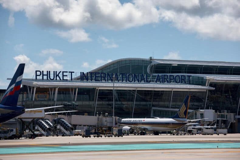 Клуб аэропорта Пхукета взлетает на воздух, когда русские прилетают, а Китай улетает