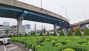 Мотоциклист погиб в результате трагического наезда на эстакаду в Бангкоке
