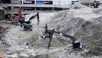 Мэрия попала под обстрел из-за компенсации за землетрясение