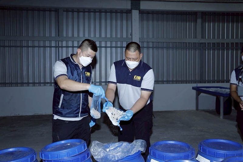 На складе в Самут Сахоне обнаружен незаконный ввоз свиных кишок из Китая