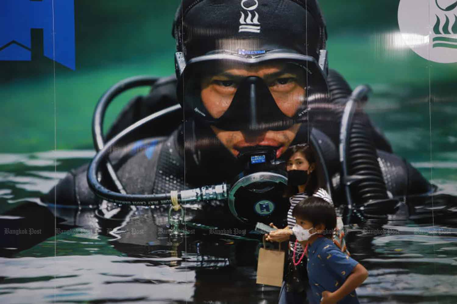 Обучающимся дайвингу инструкторам запрещено фотографировать под водой