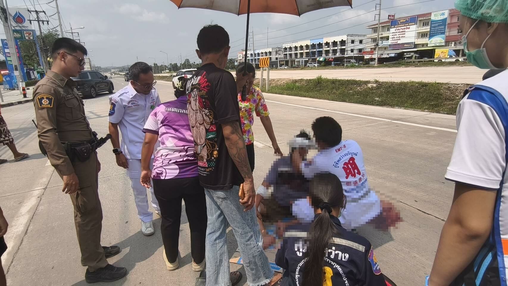 Пенсионер из Паттайи избежал смерти после того, как мотоцикл попал под грузовик