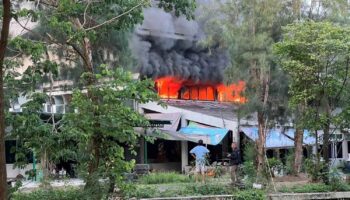 Пламя уничтожает хранилище популярного музея восковых фигур