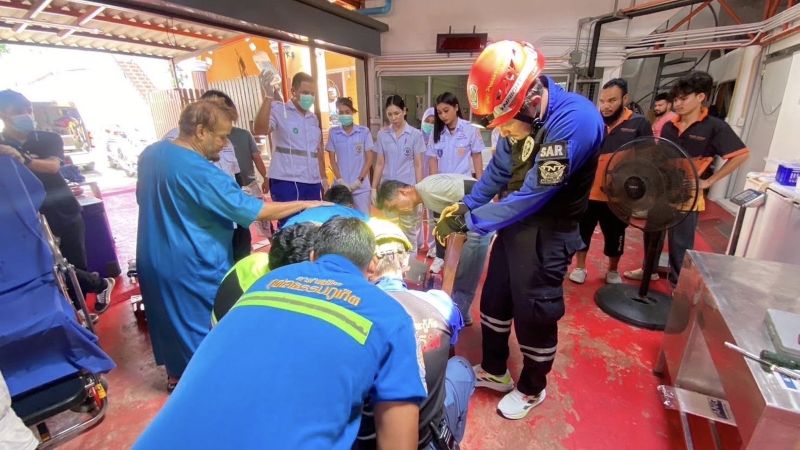 Подросток лишился кисти руки в мясорубке