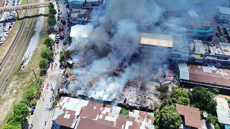 Пожар в Бан Понге уничтожил более 20 номеров, сообщений о пострадавших нет