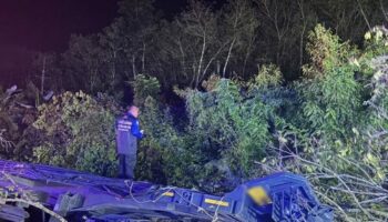 Потолочные панели раздавили водителя в смертельной аварии грузовика Phatthalung