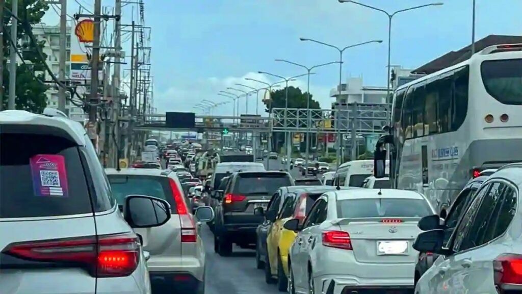 Пхукет зарабатывает миллиарды, но просит помощи из бюджета