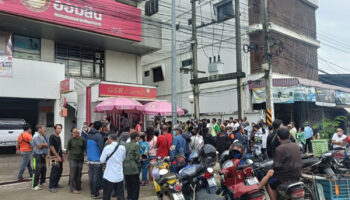 Раздача наличных сталкивается с юридическими препятствиями