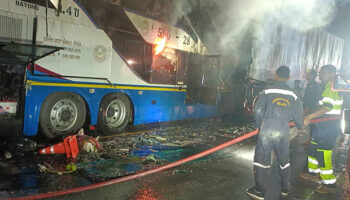 Семь человек погибли при крушении и возгорании туристического автобуса