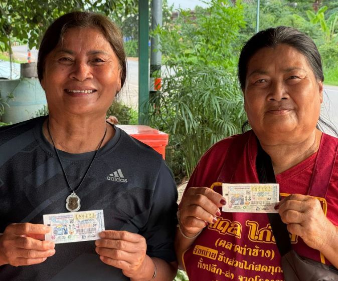 Сестры в Таиланде выиграли в лотерею приз в размере 12 миллионов батов