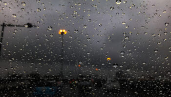 Сильный дождь, предупреждение о наводнениях в южном Таиланде