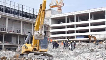 Следователи допрашивают начальника строительства по поводу обрушения бангкокской башни