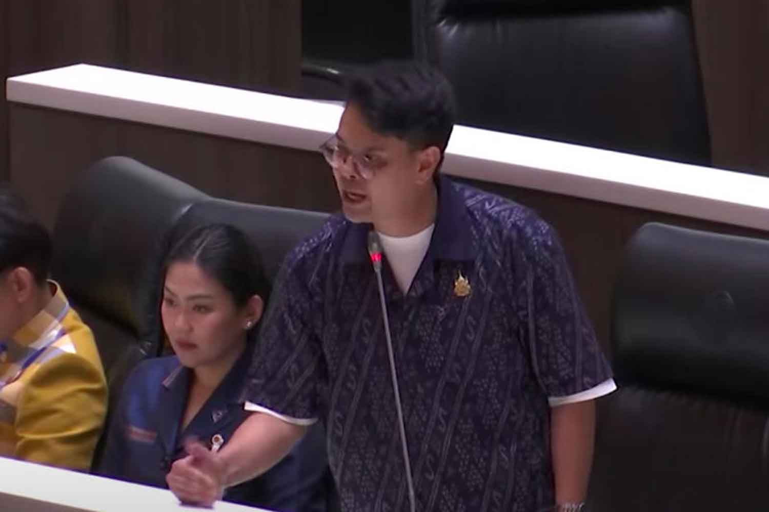 "Слишком рано для развода"