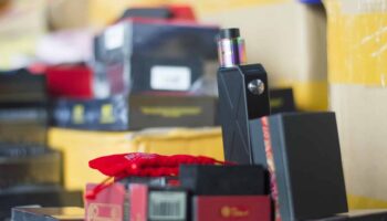 Тайская полиция конфисковала 1,9 миллиарда батов в ходе борьбы с электронными сигаретами