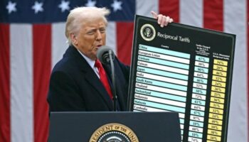 Тарифная истерика Трампа: США вводят огромные пошлины для всего мира на фоне разгорающейся торговой войны