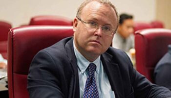 Торговые переговоры зашли в тупик из-за взятого на поруки ученого