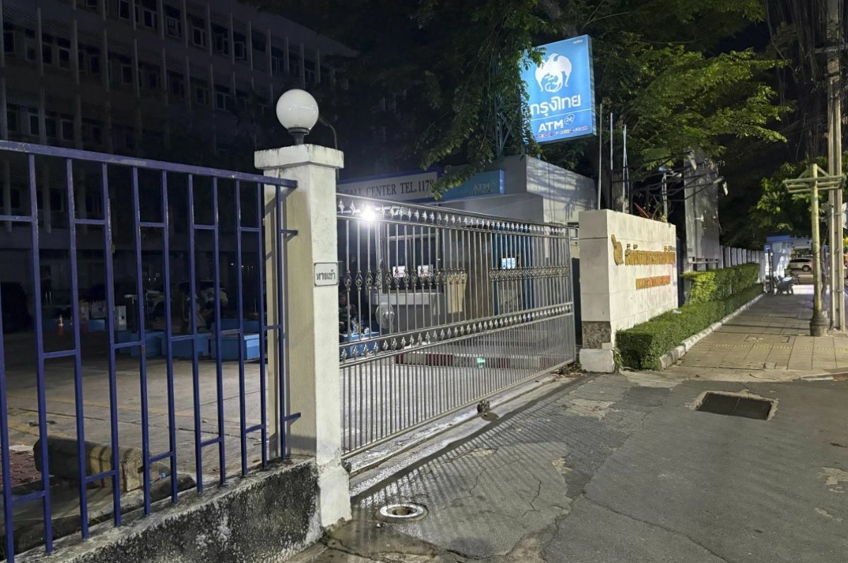 Трое уйгуров переехали в Канаду после десятилетнего заключения в Таиланде