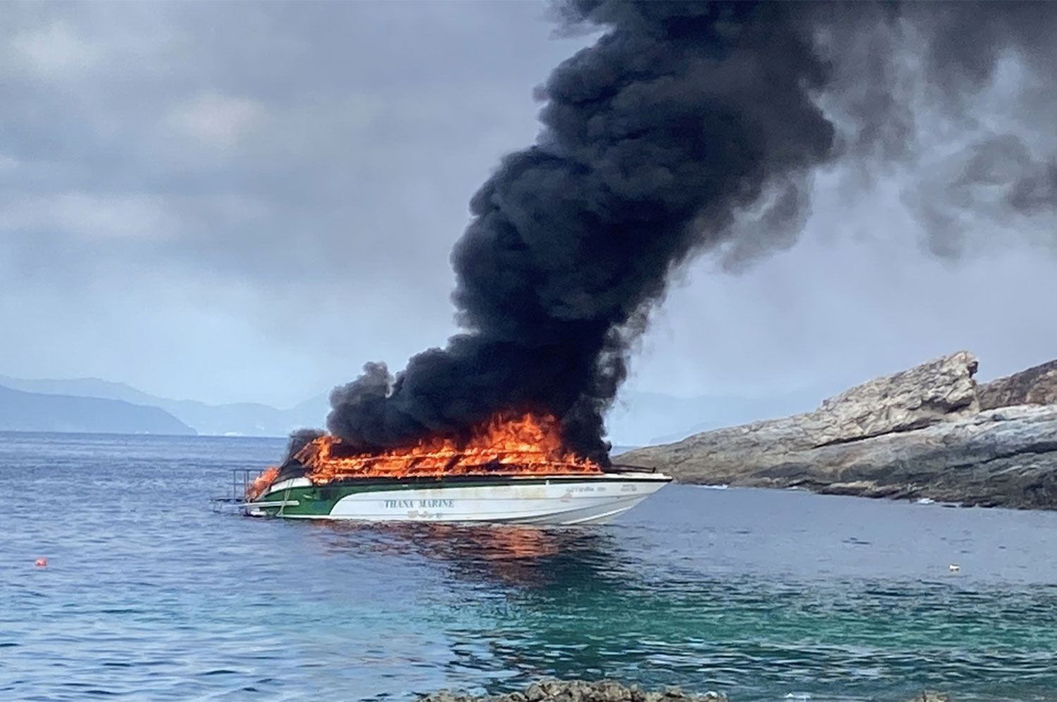 Туристы и гид пострадали при взрыве скоростного катера у берегов Пхукета