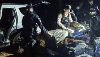 Убегающие контрабандисты бросают таблетки со скоростью 7,5 м/с