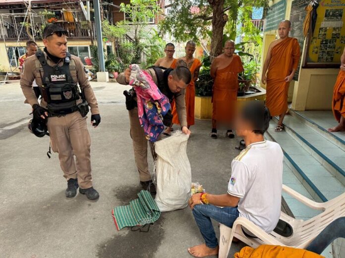 Фальшивого монаха поймали за вымогательством пожертвований во время Сонгкрана в Накхонпатхом