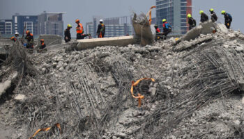 Число погибших на месте обрушения возросло до 22 человек