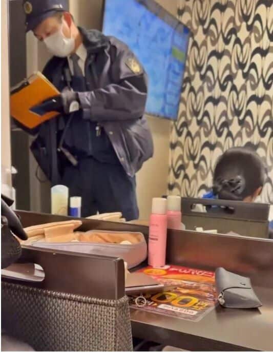 Шокирующая встреча: Мужчина прячется в номере тайской женщины в японском отеле