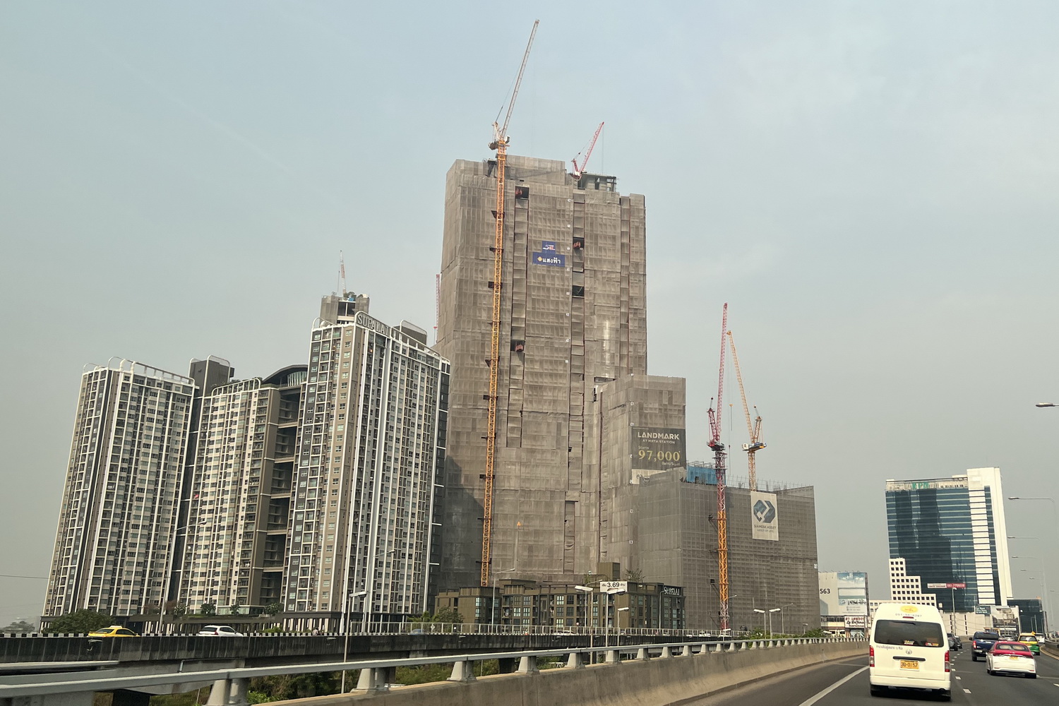 13 высотных проектов "нарушают строительное законодательство": TCC