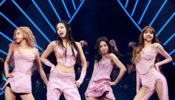 BLACKPINK возвращаются: Бангкок готовится к грандиозному туру "deadline".