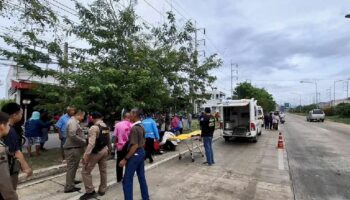 Авария Toyota Fortuner в Пхетчабуне унесла жизни людей, еще один человек получил травмы (видео)