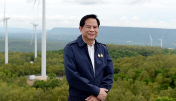 Активист добивается проверки пакета акций вице-премьера