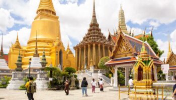 Большой дворец Бангкока закрывается в связи с королевским днем рождения