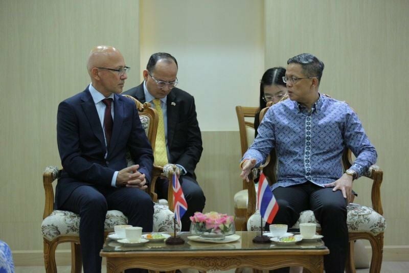 Британское роуд-шоу потрясает Южный Таиланд ярмарками, фермами и колоритом