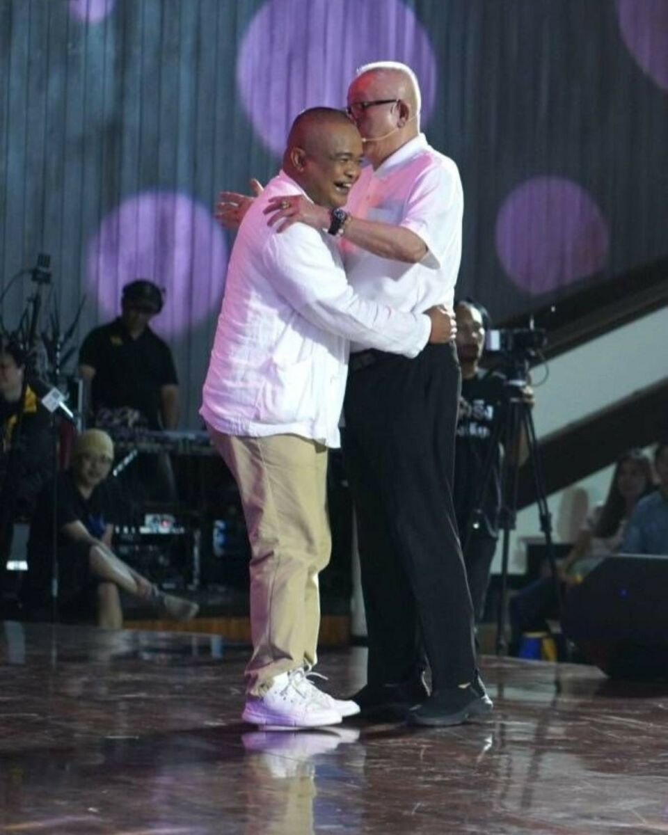 Бывшие тайские лидеры протеста объединяются против влияния отца премьер-министра