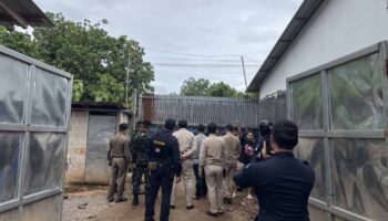 Было приказано закрыть задние ворота пограничных складов, ведущих в Мьянму