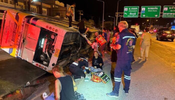 В результате аварии автобуса в Кхонкане пострадали 36 человек