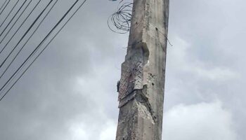 В результате взрыва бомбы пострадали 3 полицейских, устанавливавших камеру видеонаблюдения в Наратхивате