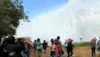 Взрыв самодельной ракеты вызвал панику на тайском фестивале (видео)