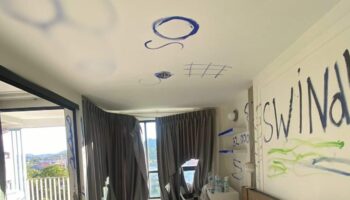 Владелец кондоминиума отрицает сохранение залога после того, как украинка разгромила комнату