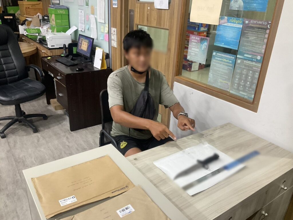 Водитель мототакси со смертельным исходом нанес ножевое ранение в бангкокском районе Клонг Тоэй