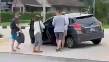 Водитель на Пхукете запихивает жену в багажник, чтобы освободить место для туристов