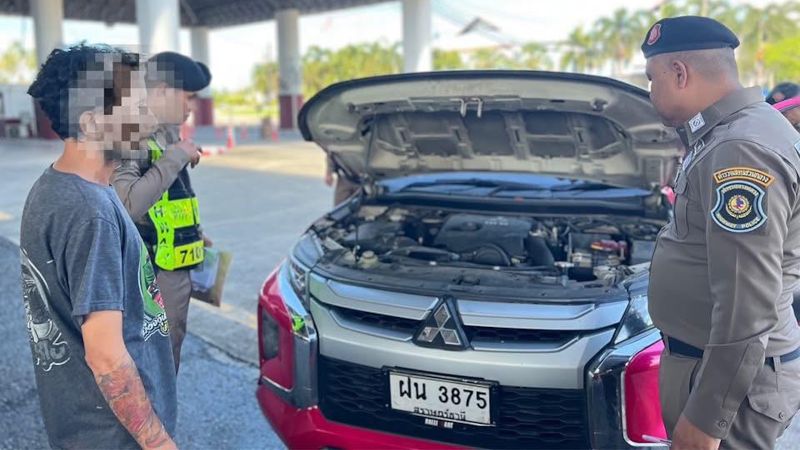Водителя на розовом пикапе с поддельными номерами арестовали на Пхукете