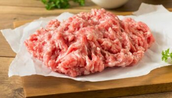 Вспышка лихорадки сырой свинины в Таиланде унесла жизни двух человек