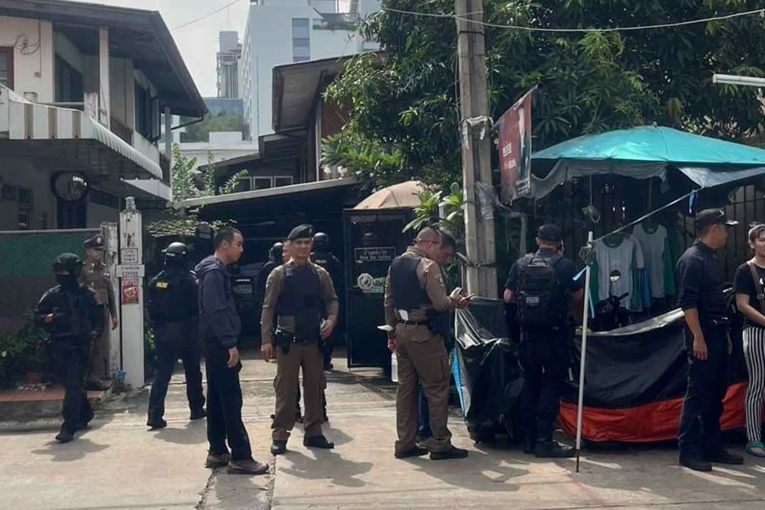 Встревоженный мужчина устроил стрельбу в Бангкоке, Нои